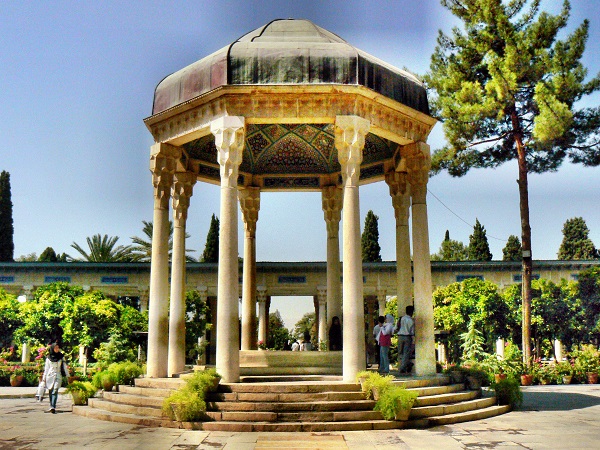  آرامگاه حافظ؛ جادوی معماری آندره گدار