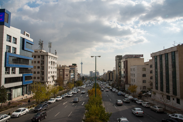 نفس کشیدن هوای مطلوب در تهران.